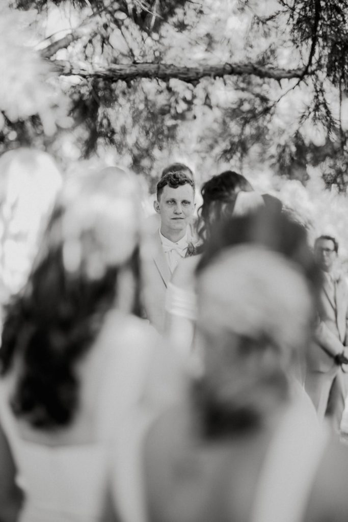 outdoor-ceremony-wisteria-gardens-medford-oregon